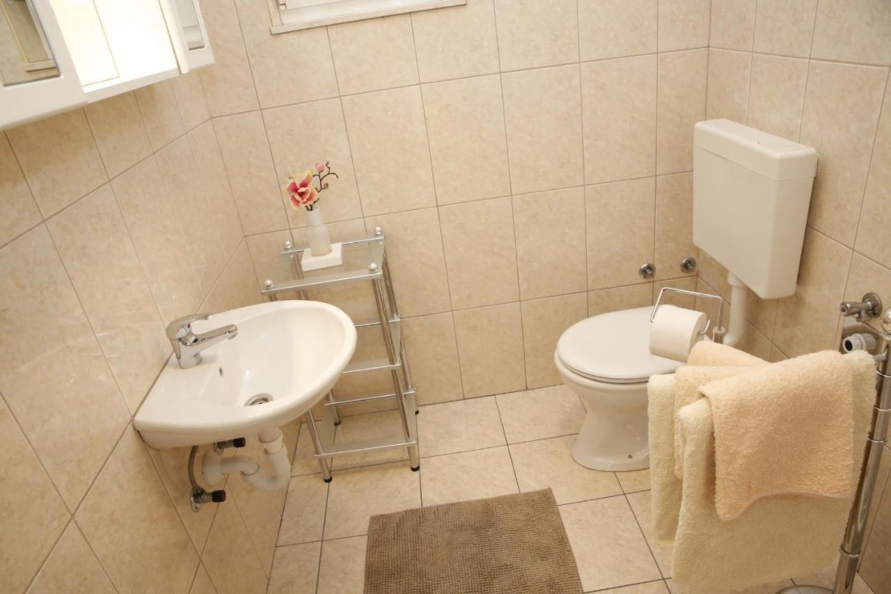 Villa Marica Vodice Kamer foto